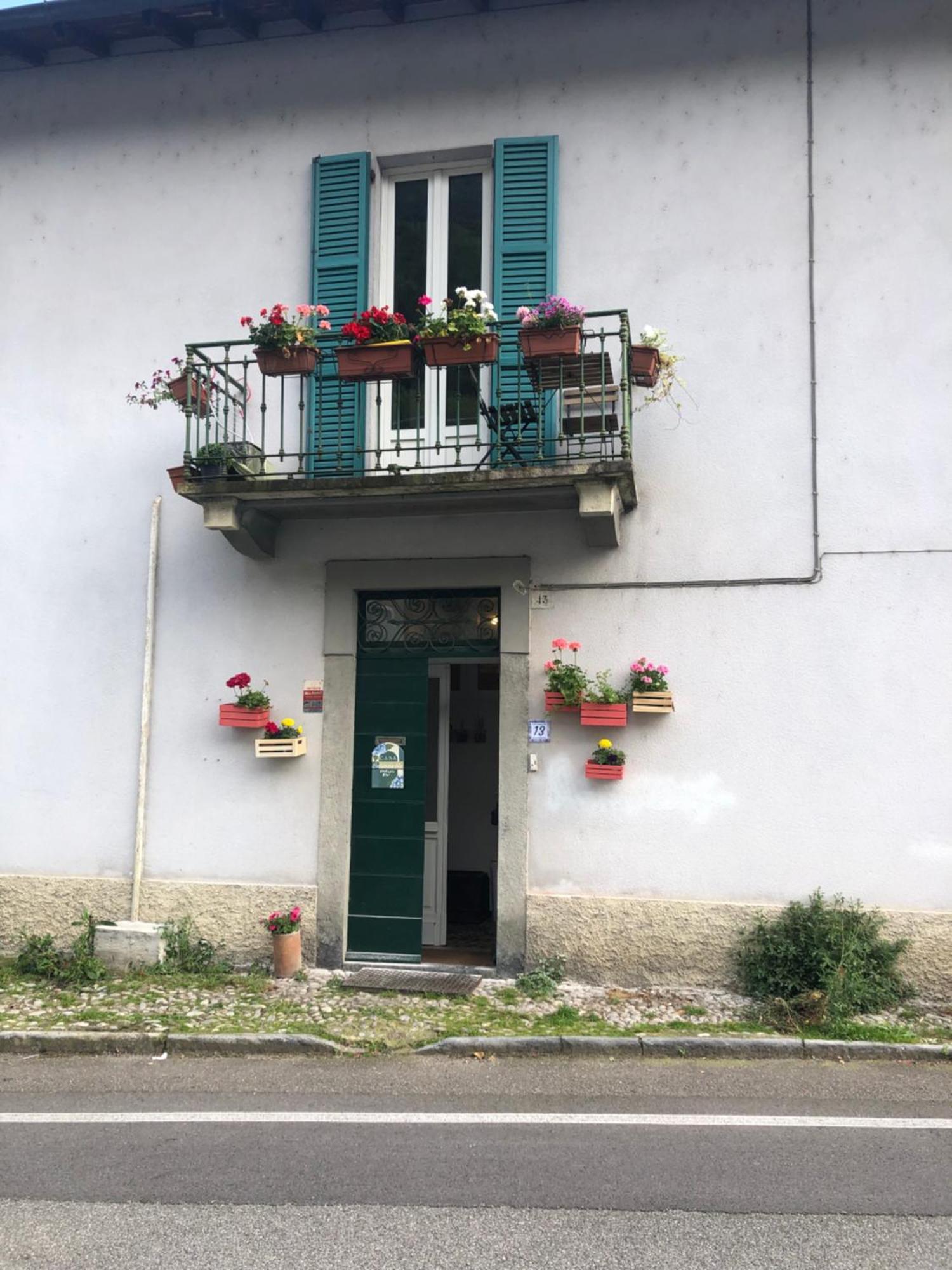 Casa Ortensia Blu Maslianico Екстериор снимка